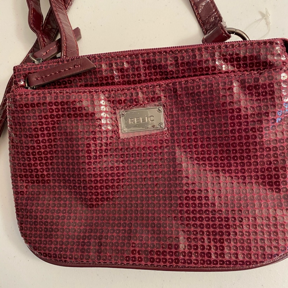 NWOT Relic Burgundy Sequins Crossbody Bag